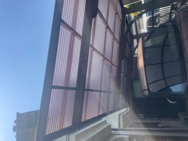 台風対策にもおすすめ！春日井市でカーポートのポリカ屋根取替工事を行いました☀️🏠 画像